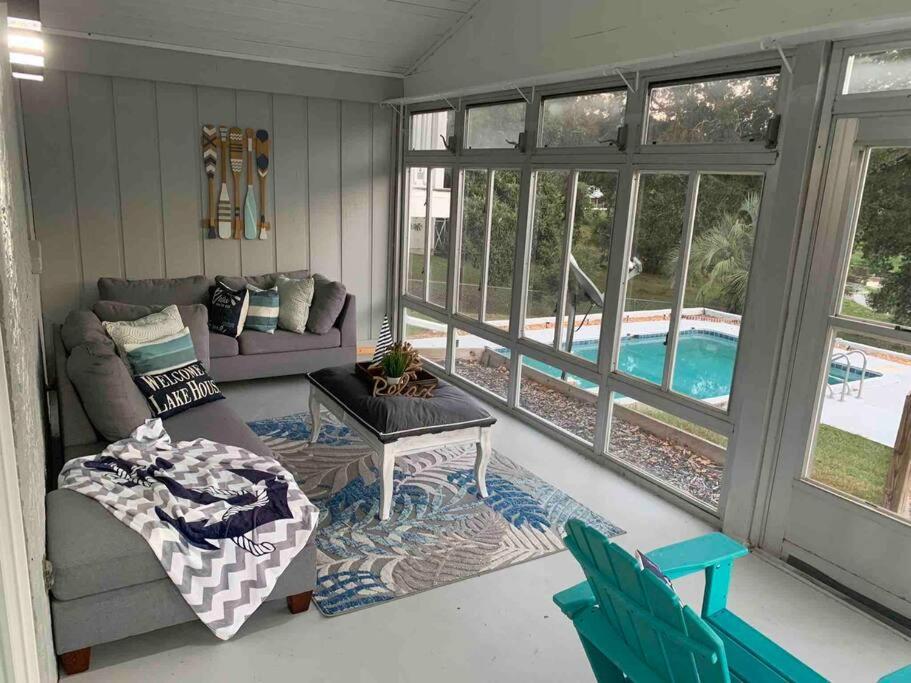 Stylish Lake Home With Huge Pool, Arcade With Ps5,And Theater Just 5 Min From Legoland Winter Haven Exterior photo