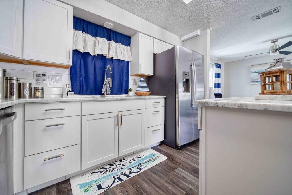Stylish Lake Home With Huge Pool, Arcade With Ps5,And Theater Just 5 Min From Legoland Winter Haven Exterior photo